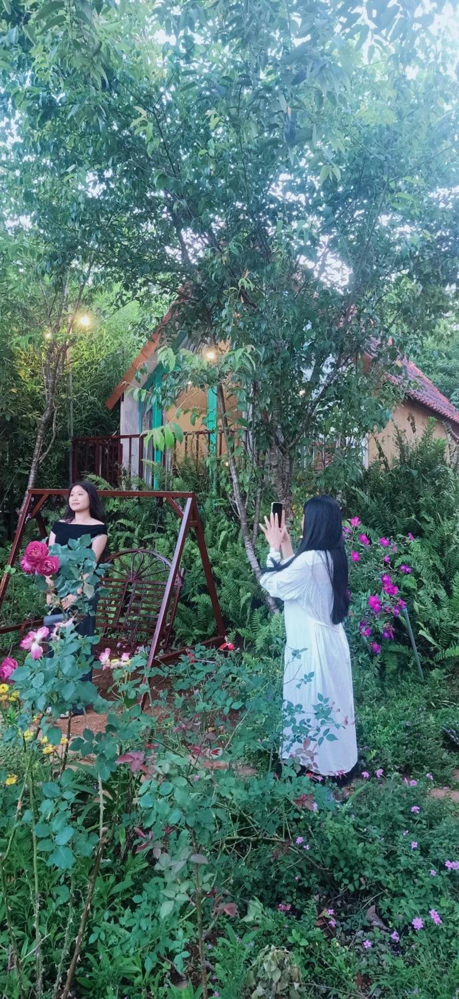 Paradiso Homestay Mangden Kon Von Kla Exteriör bild